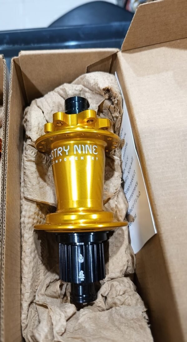 Maza Trasera Industry Nine Hydra Classic MTB 12x148 mm 32 Huecos Gold  Shimano Micro Spline 12v - Imagen 4