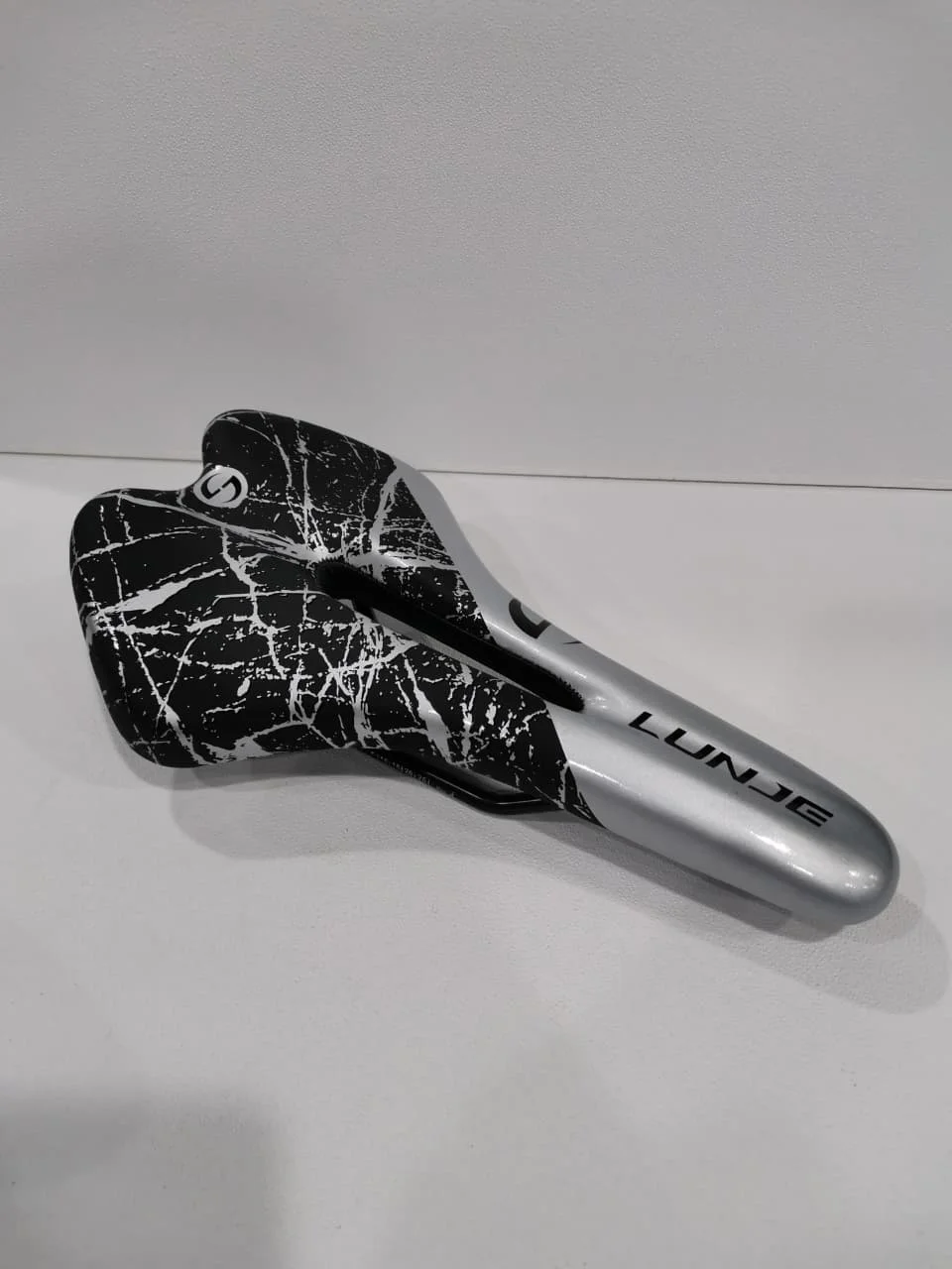 Sillín Gel MTB/RUTA Lunje ZD01 Diseño Antiprostatico Gris 155 mm - Imagen 4